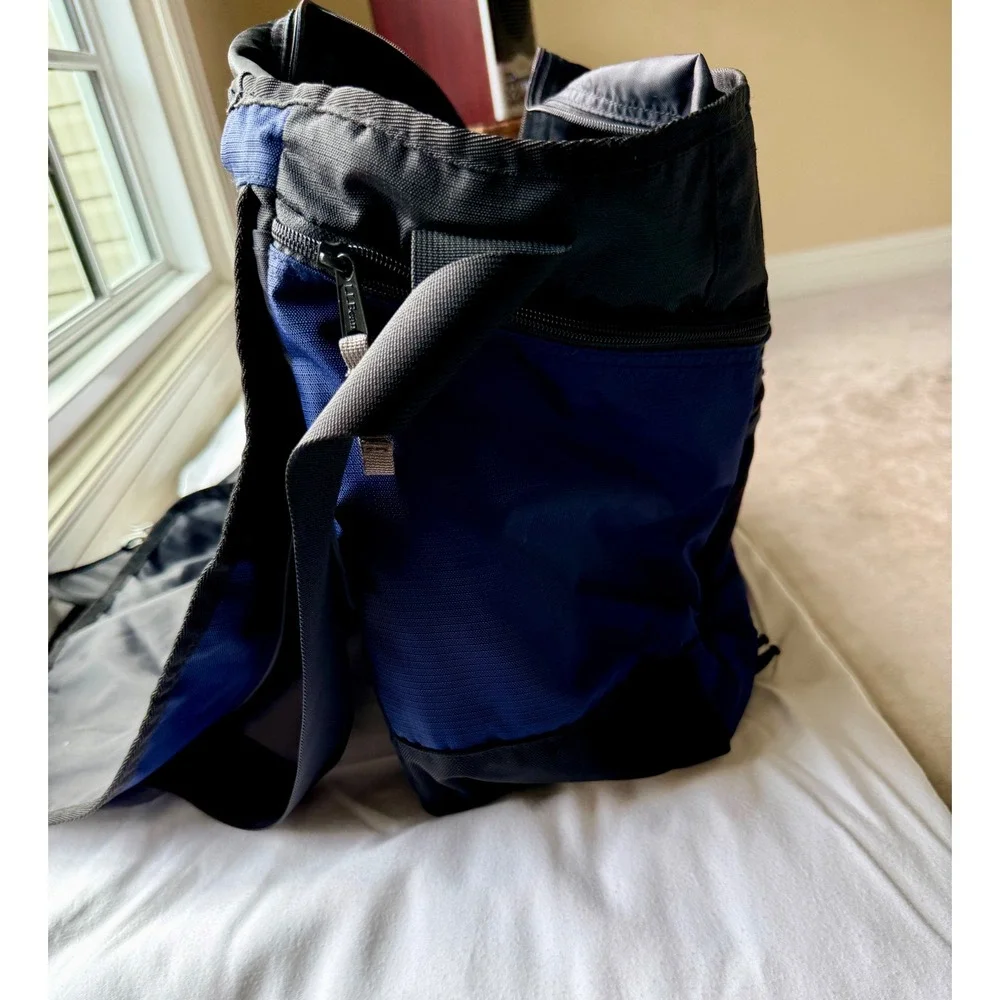 LL Bean Messenger Bag Navy Blue Ripstop Nylon Padded Strap Crossbody Laptop Bag